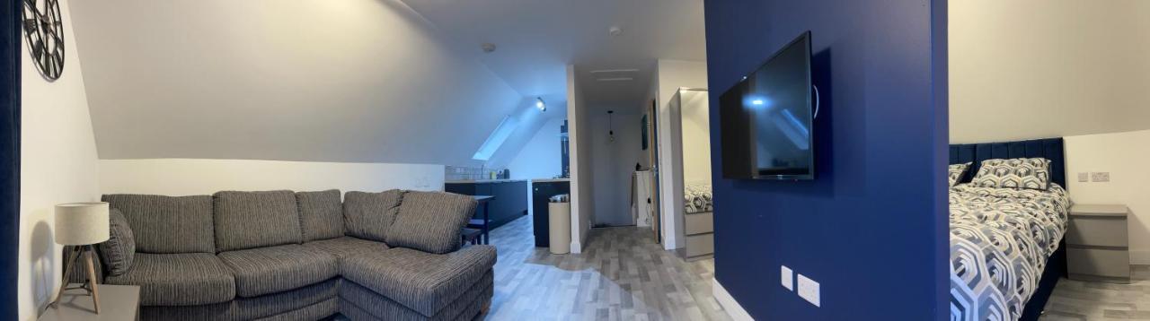 Lochside Loft - Self Catering Apartment For 2 In A Great Location For Inverness Airport And Both Cabot Highlands & Nairn Golf Courses Exterior foto