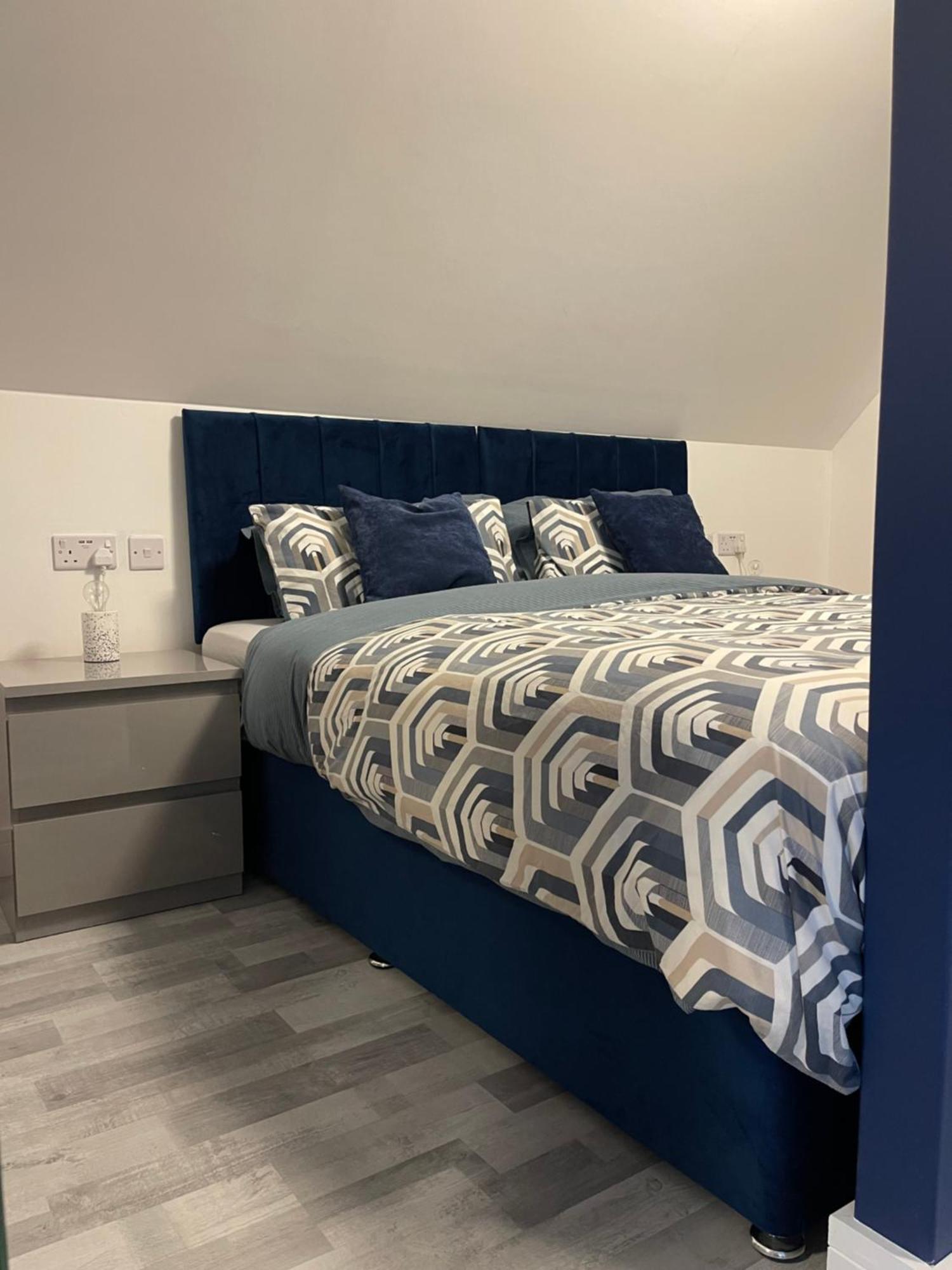 Lochside Loft - Self Catering Apartment For 2 In A Great Location For Inverness Airport And Both Cabot Highlands & Nairn Golf Courses Exterior foto